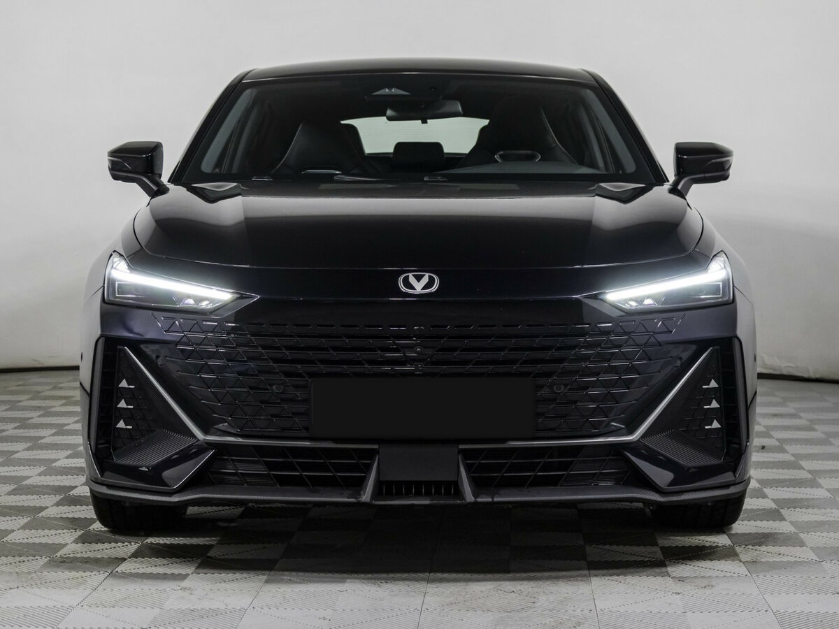 Б/У Чанган УНИ-В 2024 года. Фото: #1