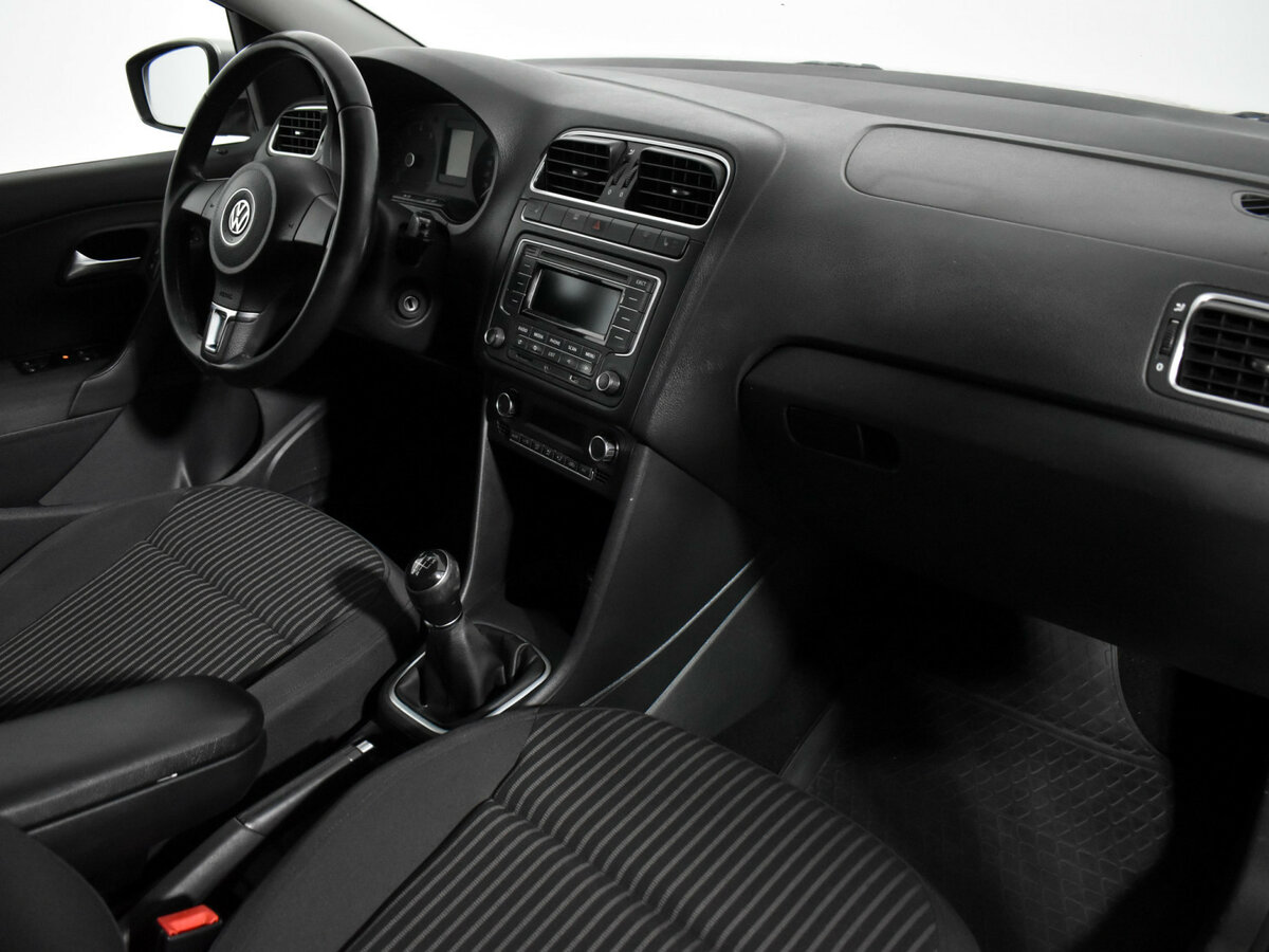 Б/У Фольксваген Поло 2015 года. Фото: #11