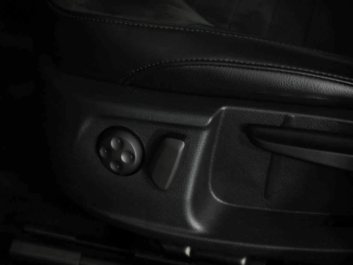 Б/У Фольксваген Пассат 2014 года. Фото: #26