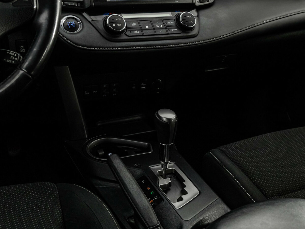 Toyota RAV4 2018 года с пробегом. Фото: #10