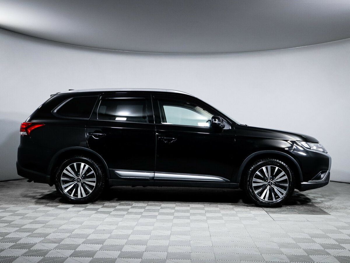 Mitsubishi Outlander 2019 года с пробегом. Фото: #3