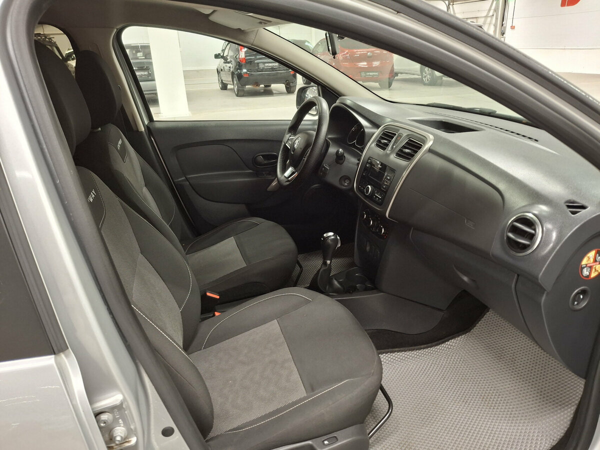 Б/У Рено Логан 2020 года. Фото: #10