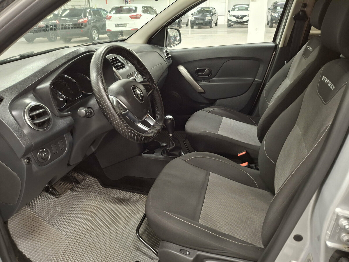 Б/У Рено Логан 2020 года. Фото: #15