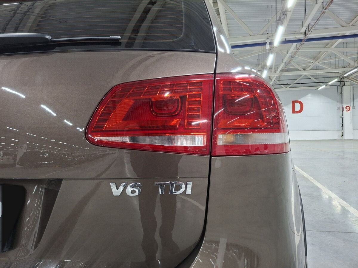 Б/У Фольксваген Туарег 2013 года. Фото: #8